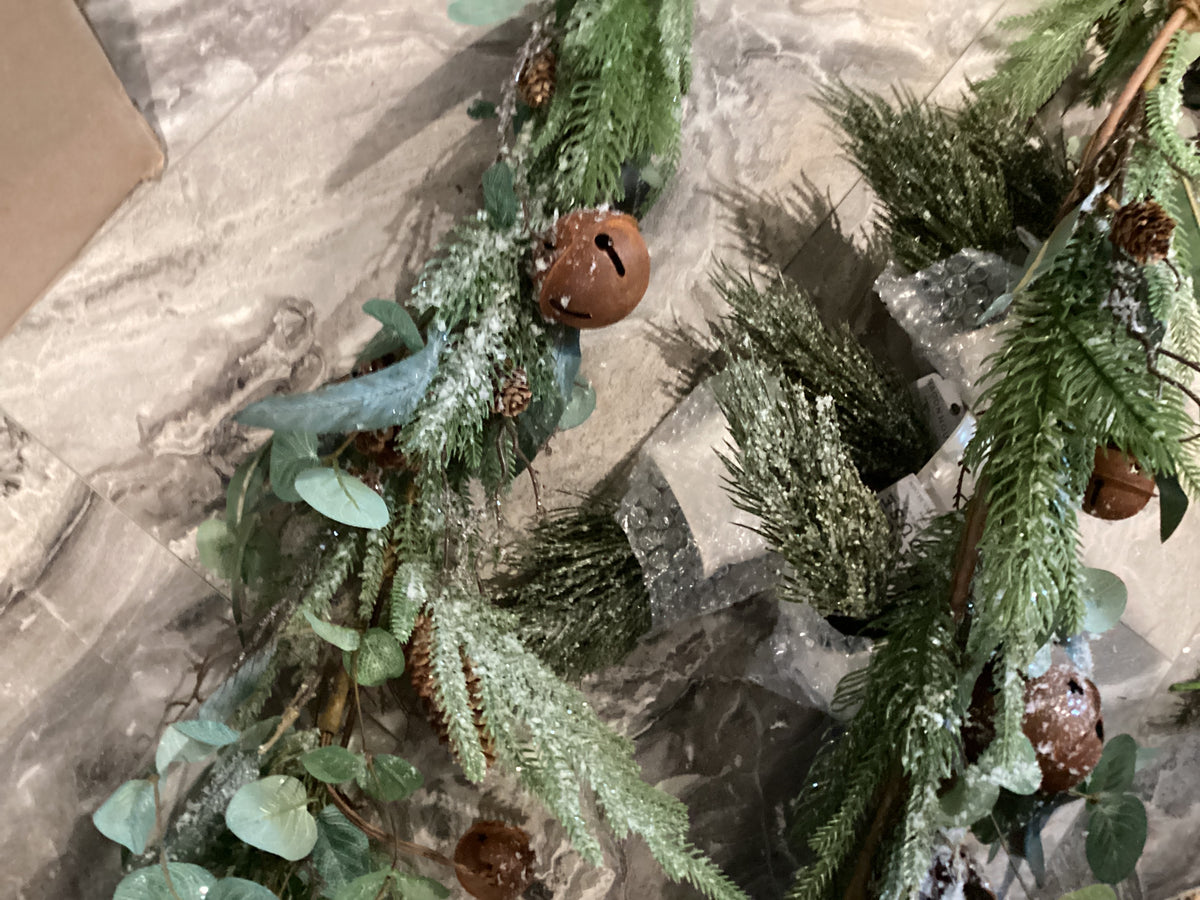 Pinecone Bells Garland