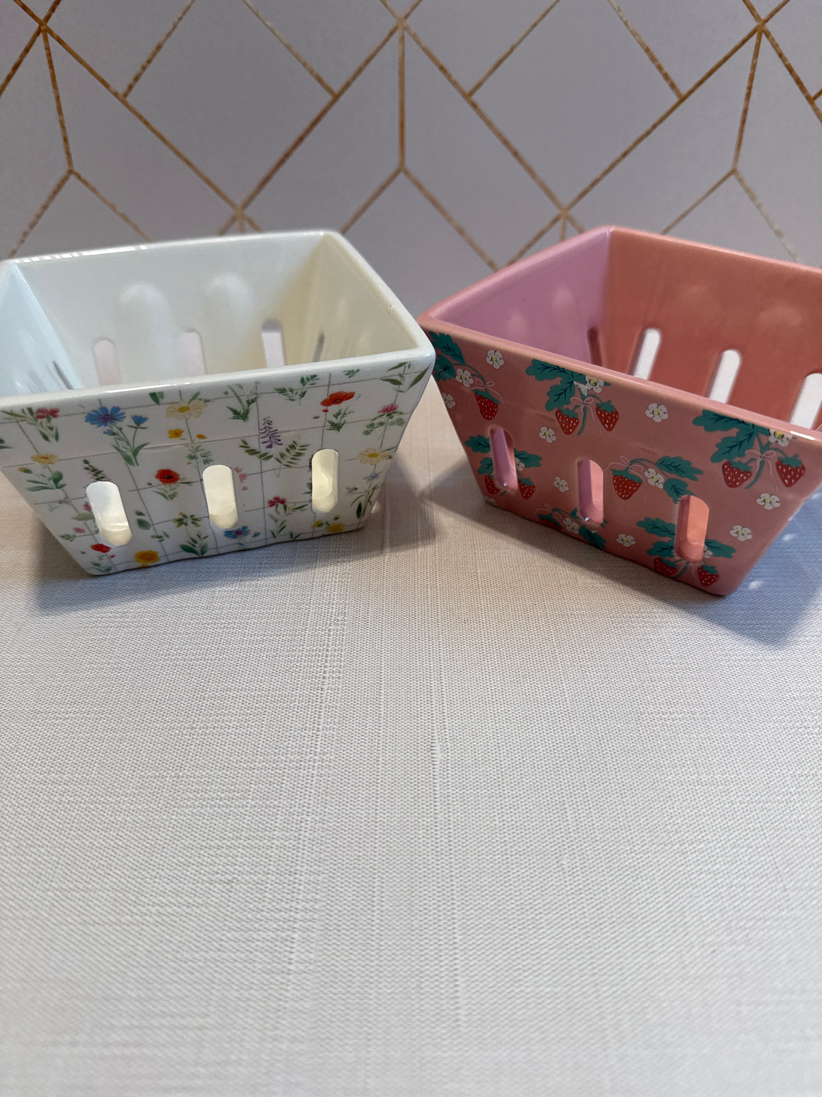 Ceramic Small Berry Basket