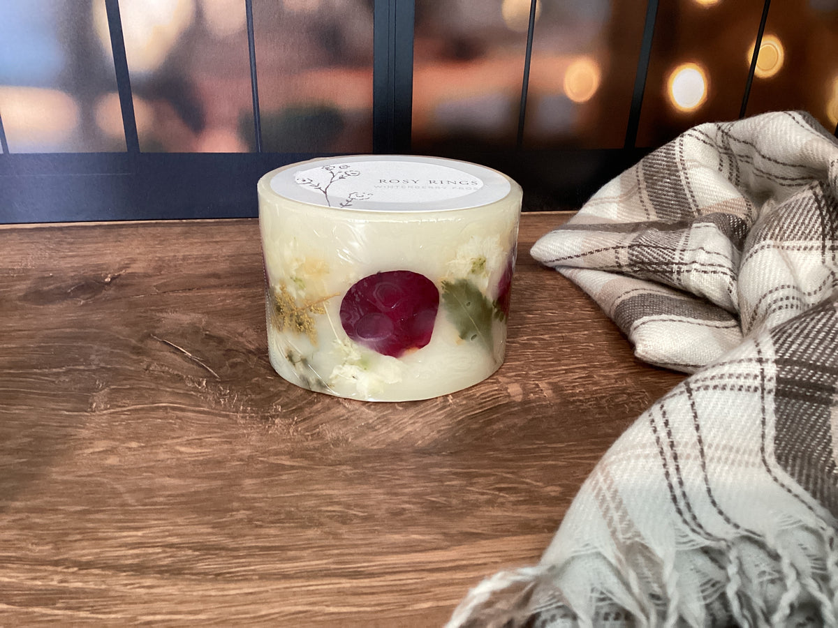 Petite Botanical Candle - Winterberry Frost