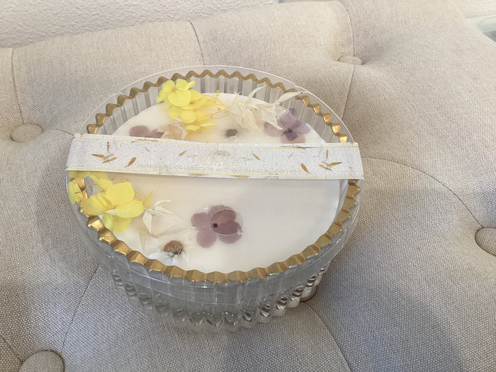 Botanical Light Wax Floral Candle